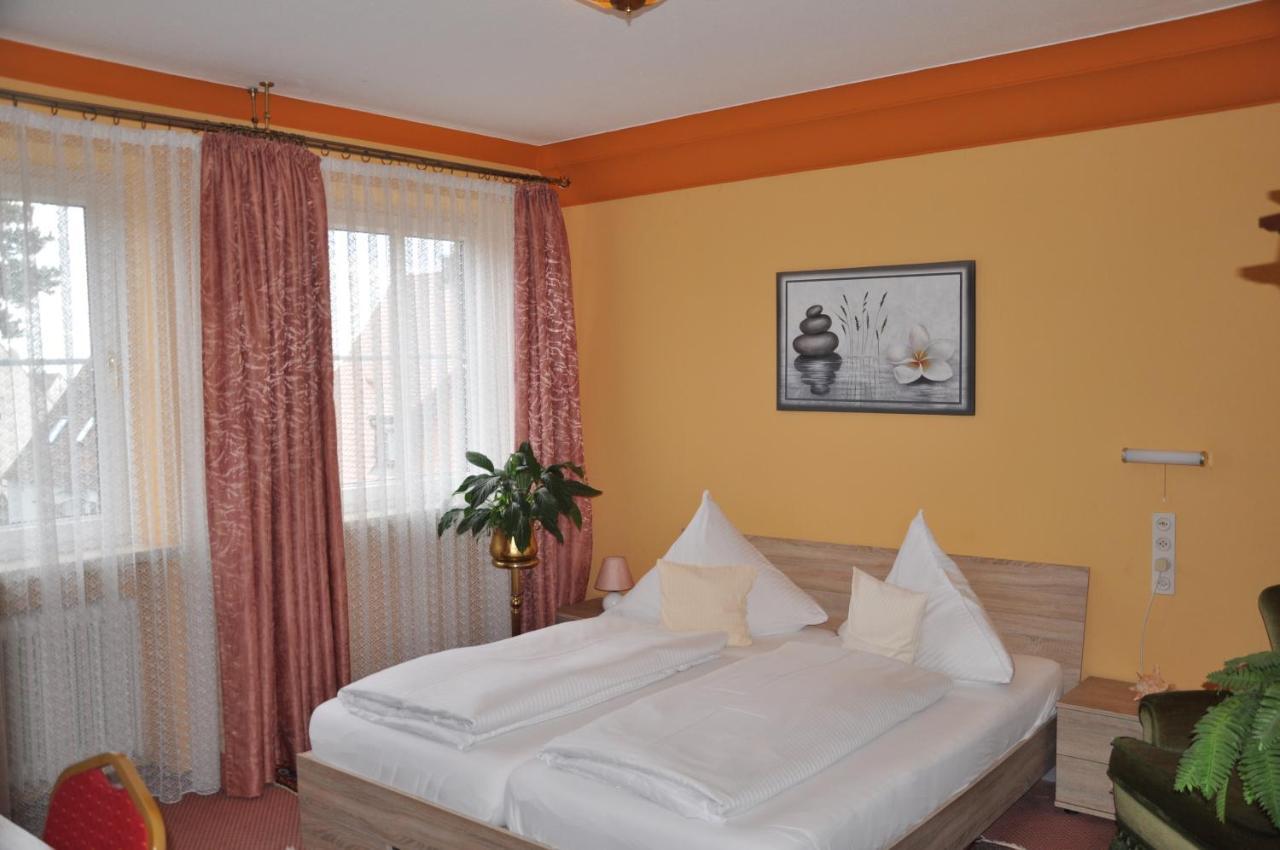 Pension Haus Gertrud Donauwörth エクステリア 写真